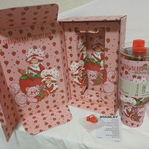 40 Oz Stanley Hot and Cold Strawberry Tumbler